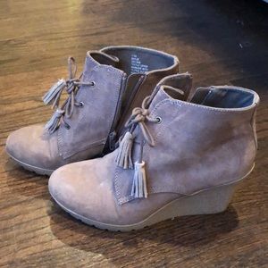 MIA brand tassle lace wedge bootie size 7.5